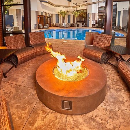 Livinn Hotel Cincinnati North/ Шарънвил Екстериор снимка