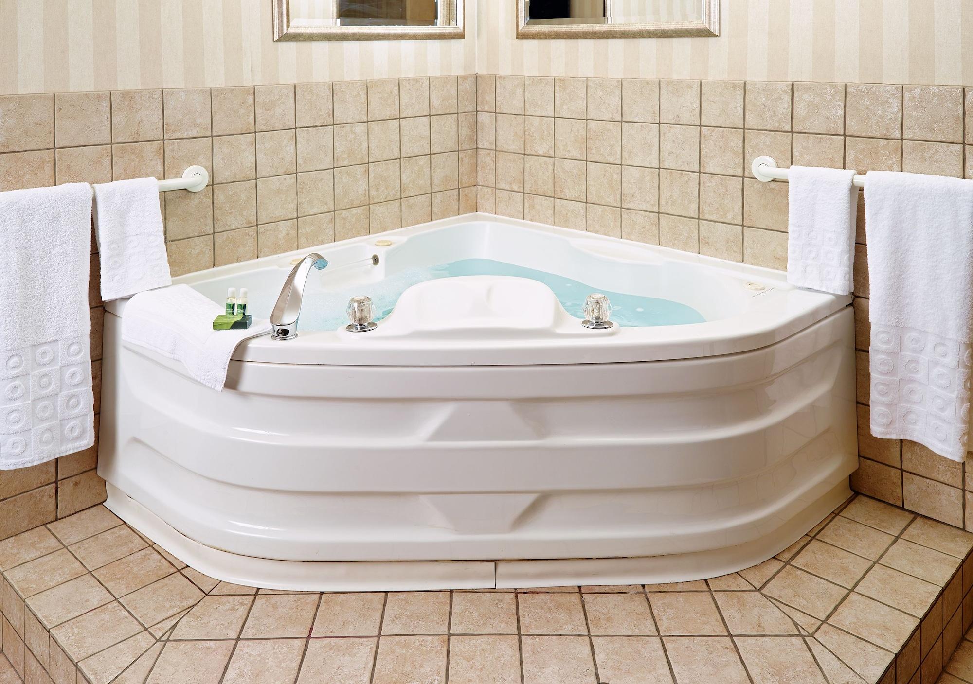Livinn Hotel Cincinnati North/ Шарънвил Екстериор снимка