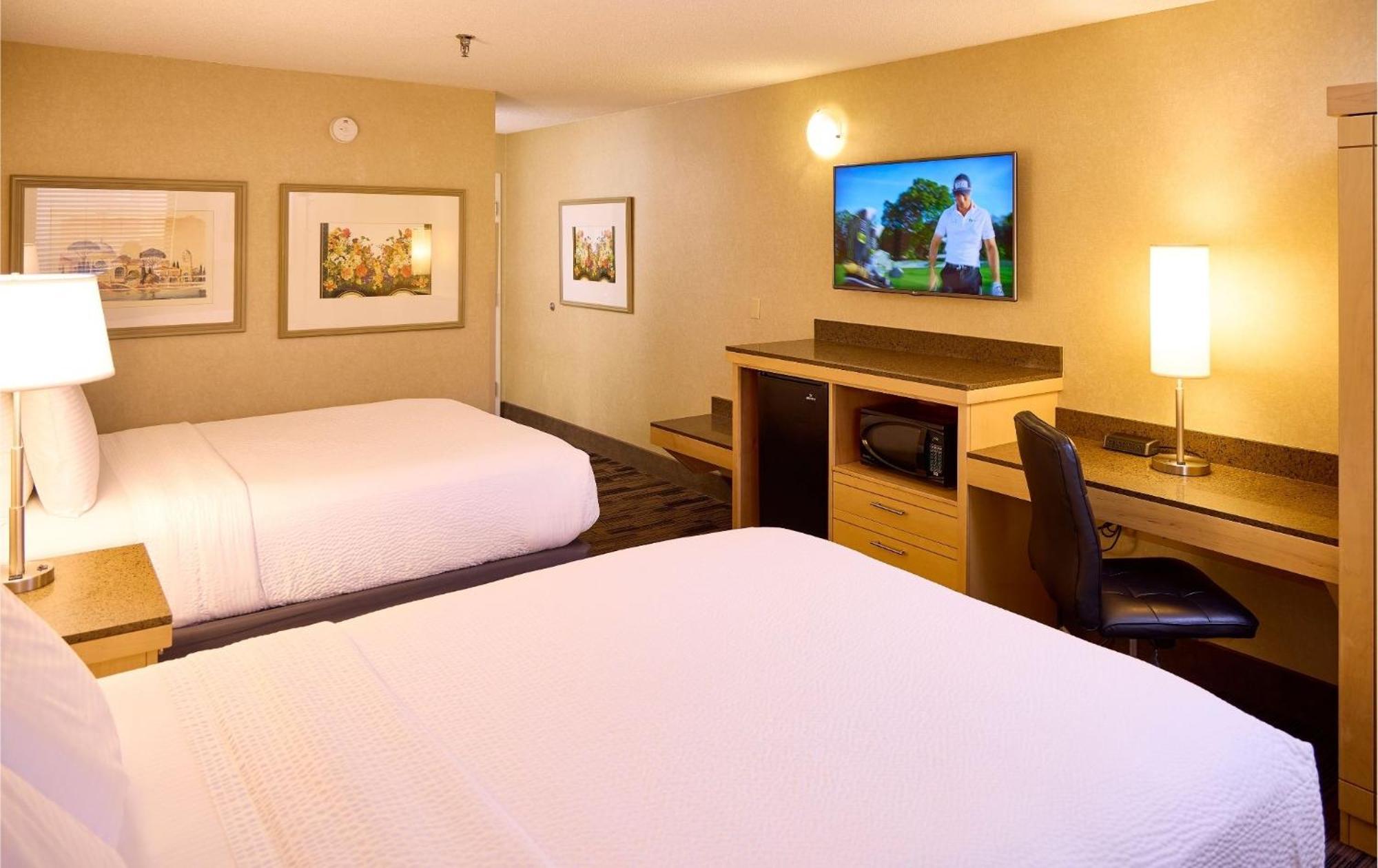 Livinn Hotel Cincinnati North/ Шарънвил Екстериор снимка